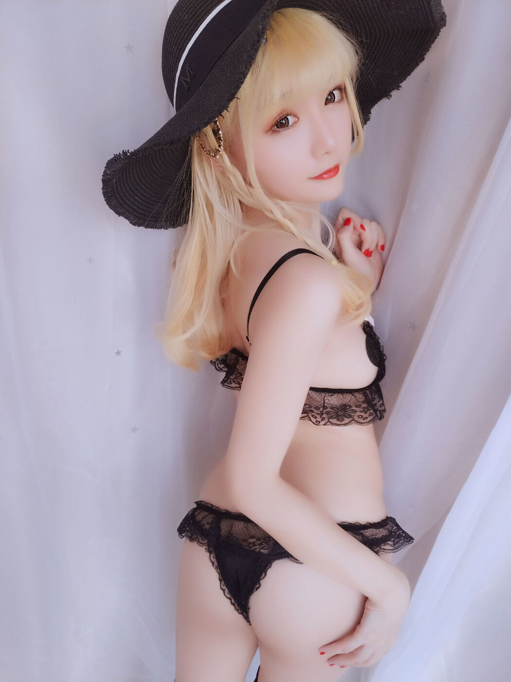 Mrs. COSER, Stars Are Late "Happy Holiday Package" [Welfare COSPLAY]