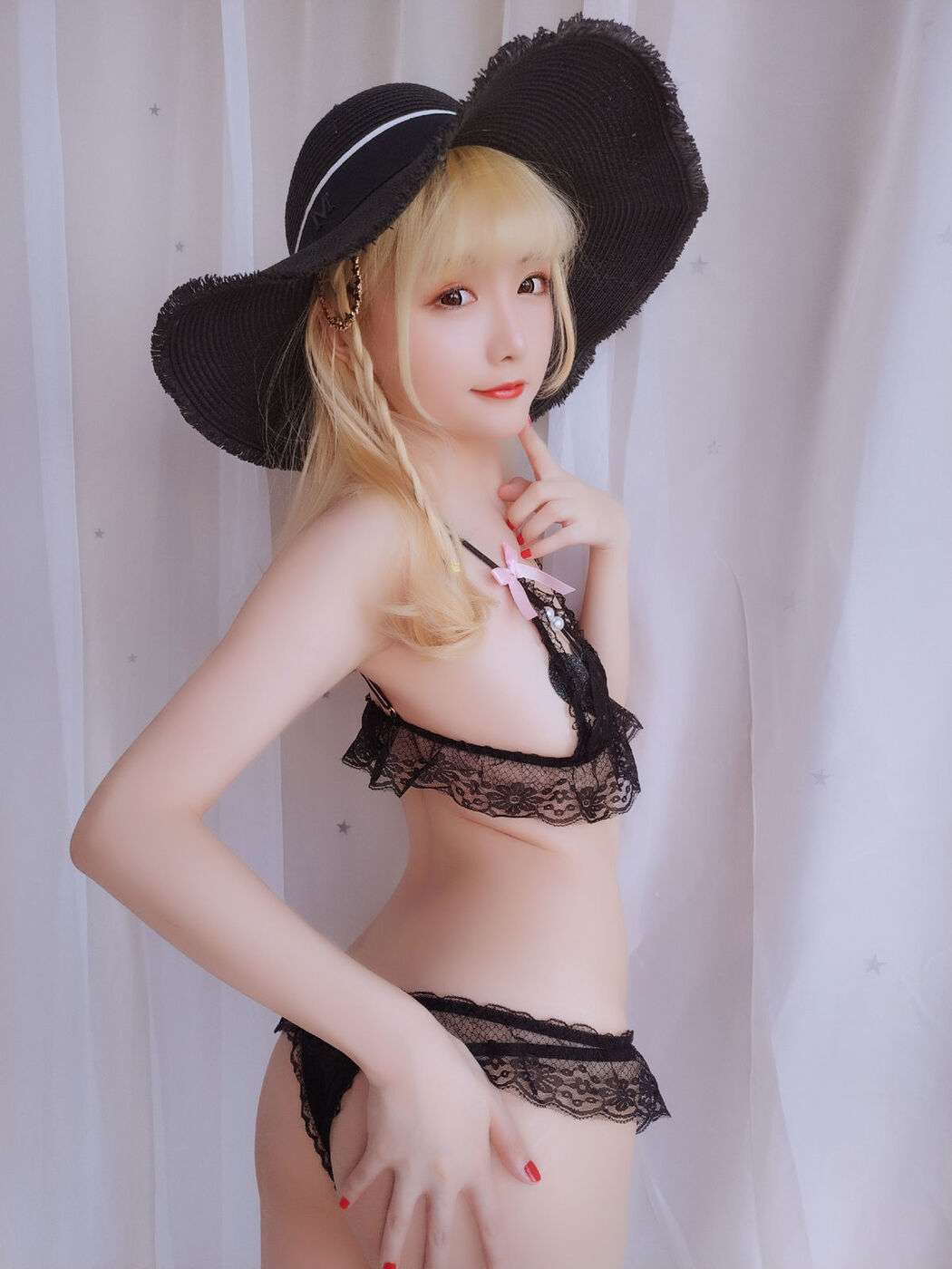 Mrs. COSER, Stars Are Late "Happy Holiday Package" [Welfare COSPLAY]