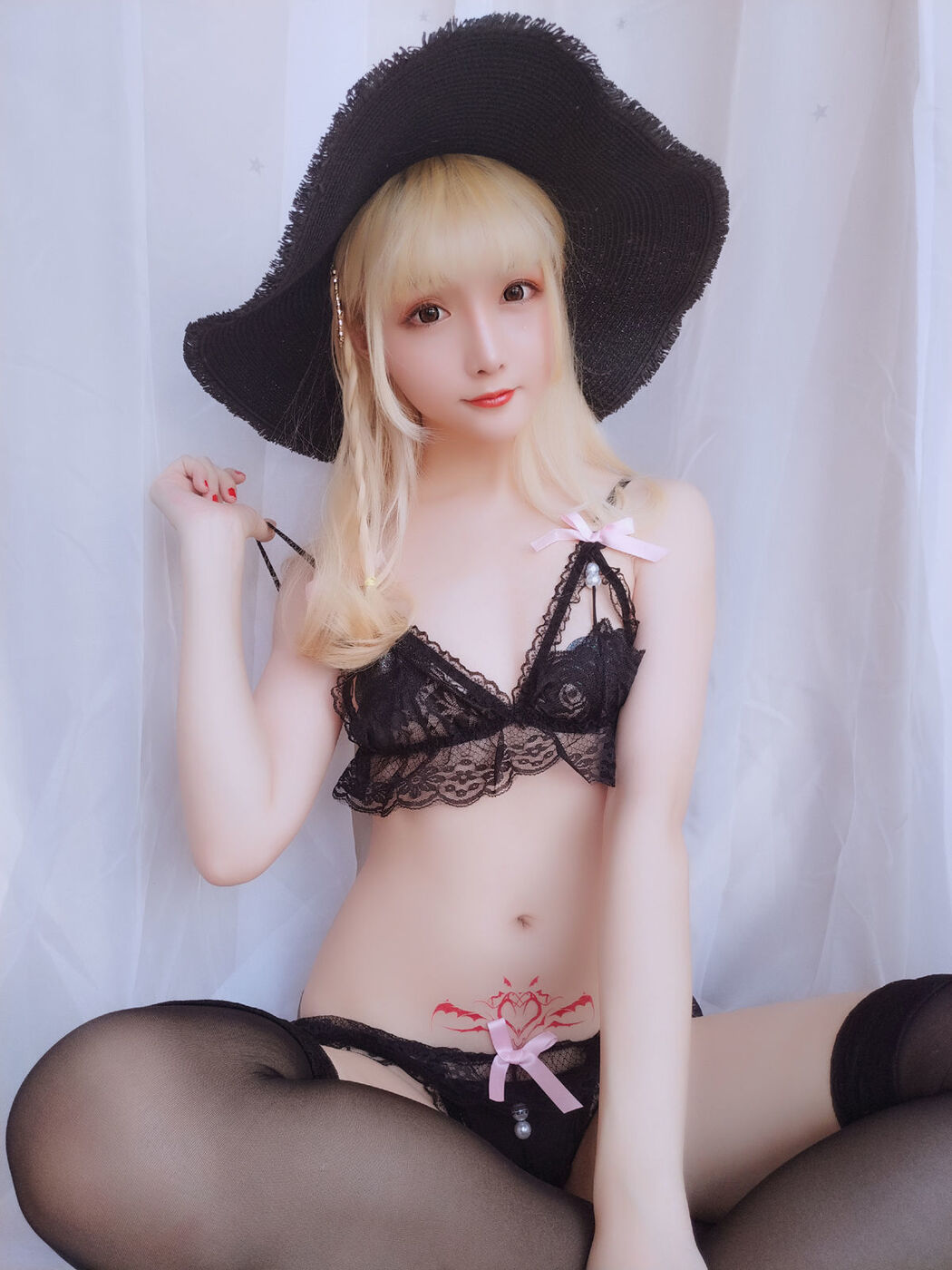 Mrs. COSER, Stars Are Late "Happy Holiday Package" [Welfare COSPLAY]