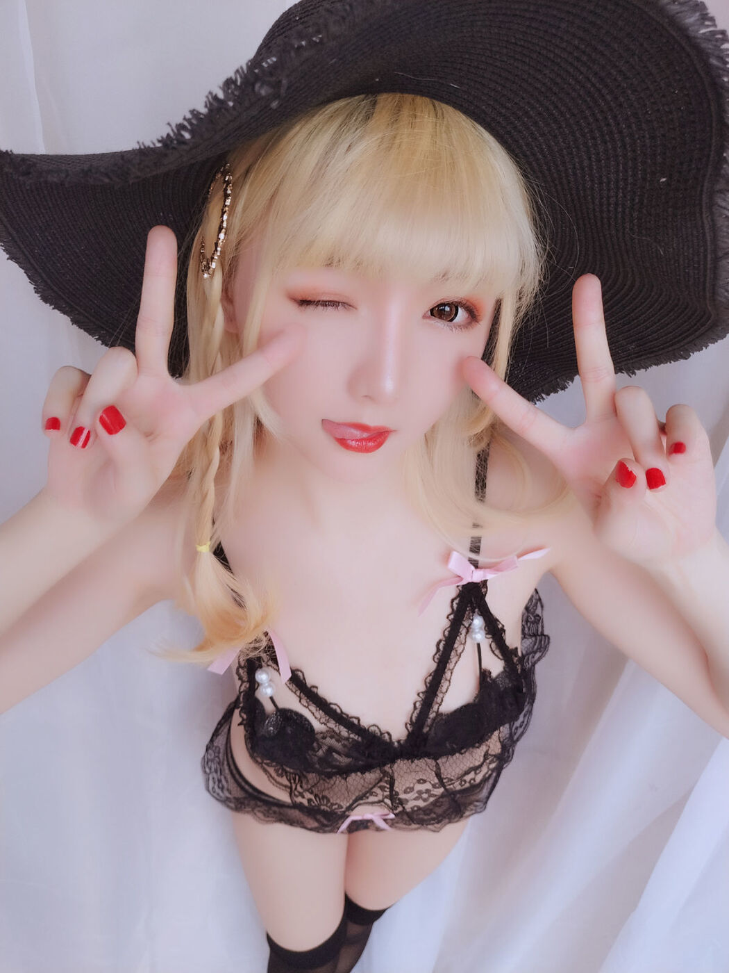 Mrs. COSER, Stars Are Late "Happy Holiday Package" [Welfare COSPLAY]