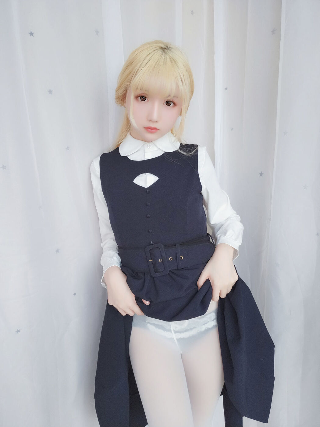 Mrs. COSER, Stars Are Late "Happy Holiday Package" [Welfare COSPLAY]