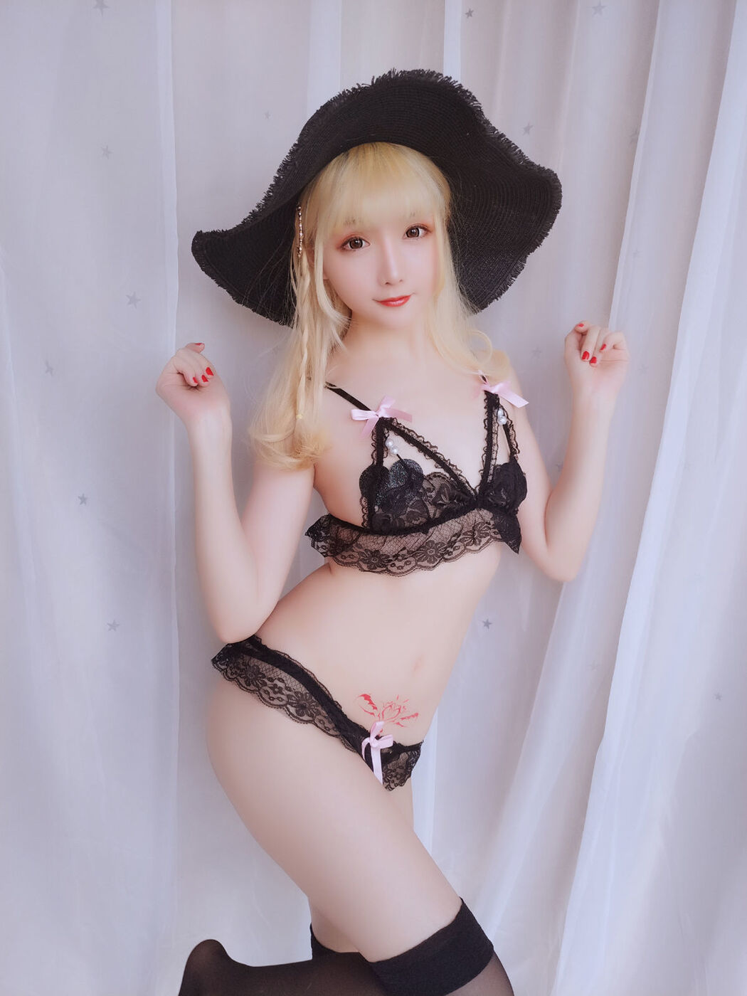 Mrs. COSER, Stars Are Late "Happy Holiday Package" [Welfare COSPLAY]