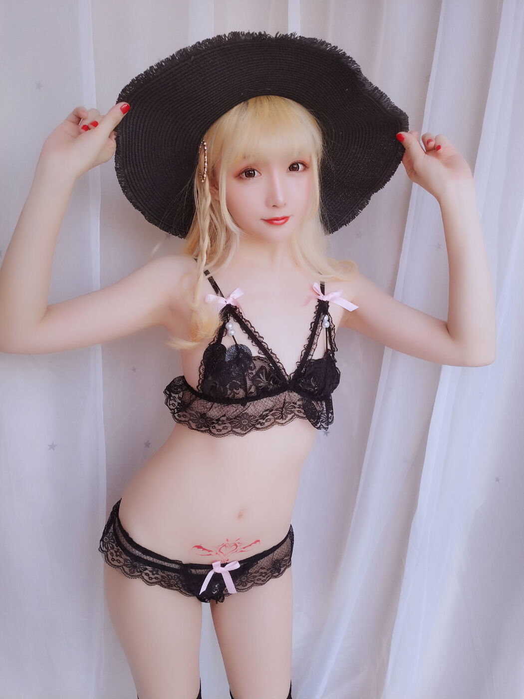 Mrs. COSER, Stars Are Late "Happy Holiday Package" [Welfare COSPLAY] Cover Photo