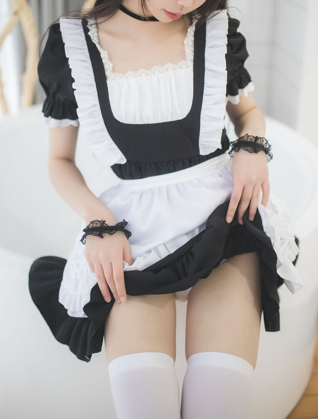 Miss Coser Xueqi "The Maid of White Silk"