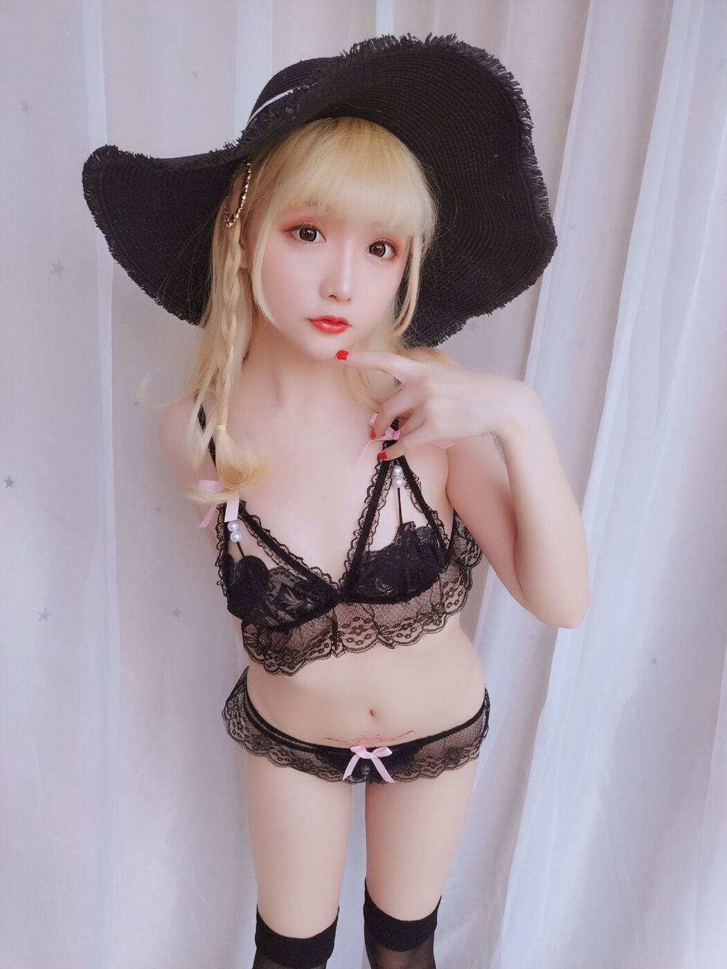 Mrs. COSER, Stars Are Late "Happy Holiday Package" [Welfare COSPLAY]