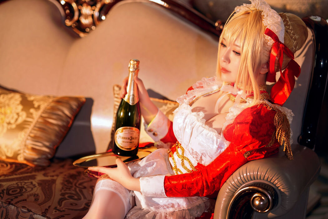 Coser half son "The Maid of Nero"