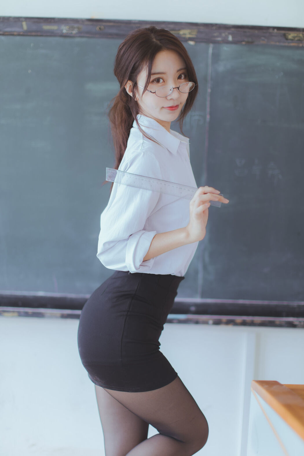 COSER Kurokawa "Black Silk Teacher" [COSPLAY Welfare]