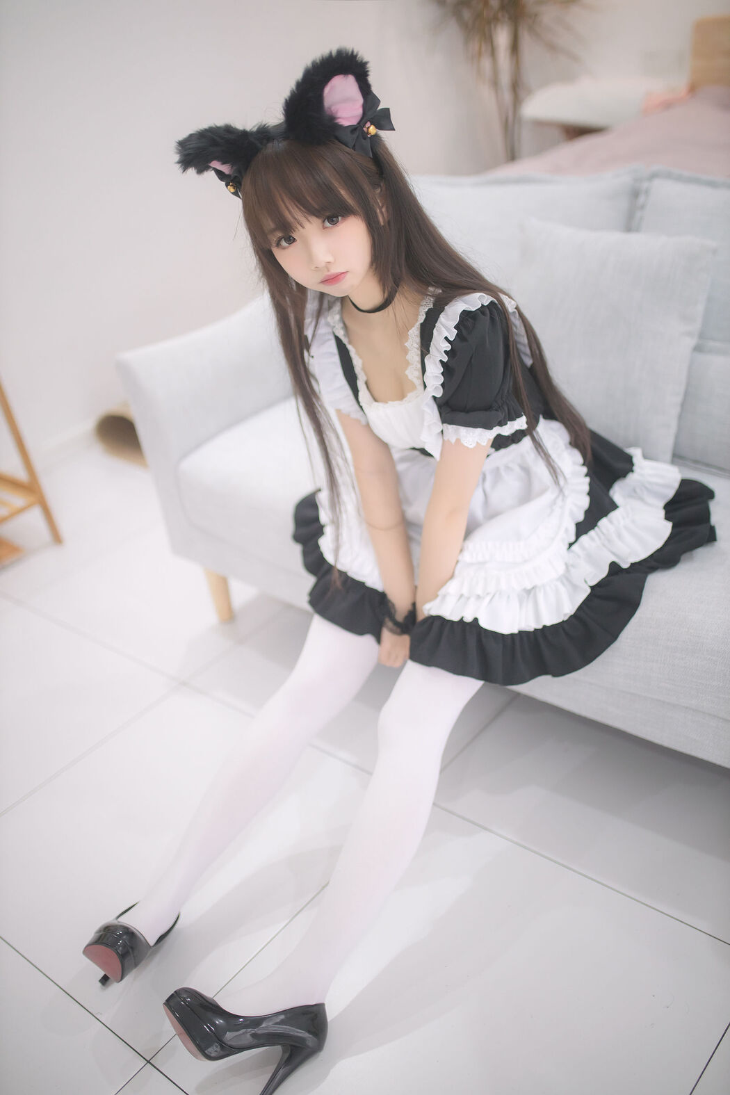 Miss Coser Xueqi "The Maid of White Silk"