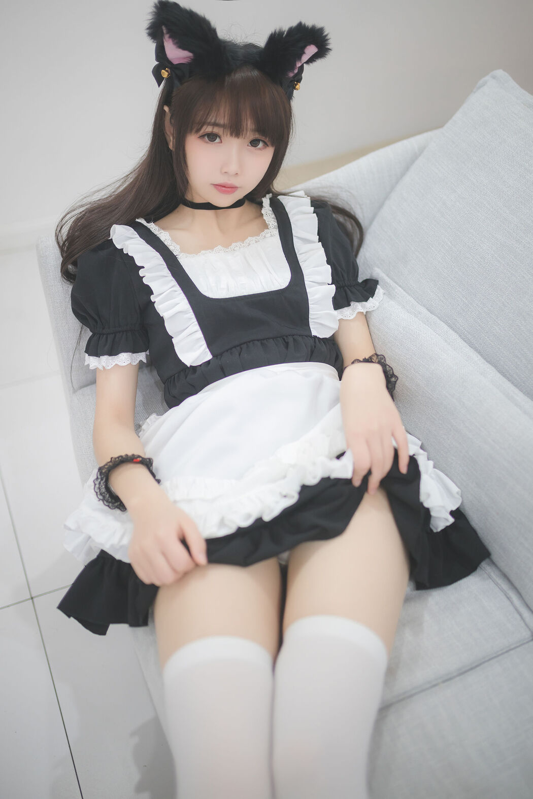 Miss Coser Xueqi "The Maid of White Silk"