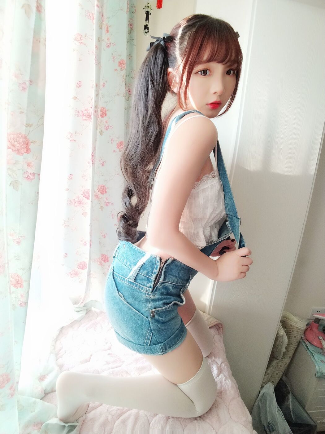 [网红Coser] Furukawa kagura "Denim Sling Shorts"