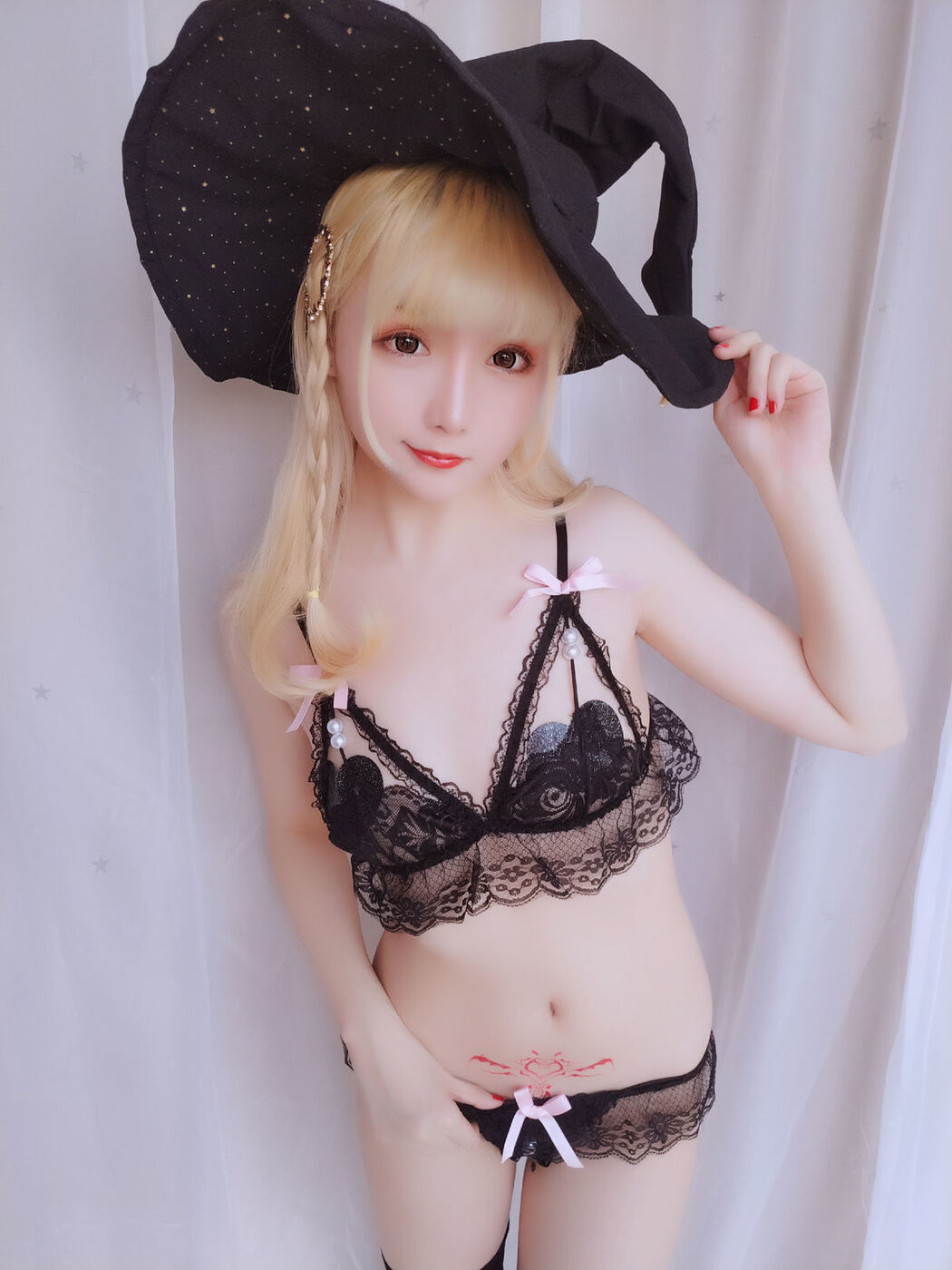 Mrs. COSER, Stars Are Late "Happy Holiday Package" [Welfare COSPLAY]