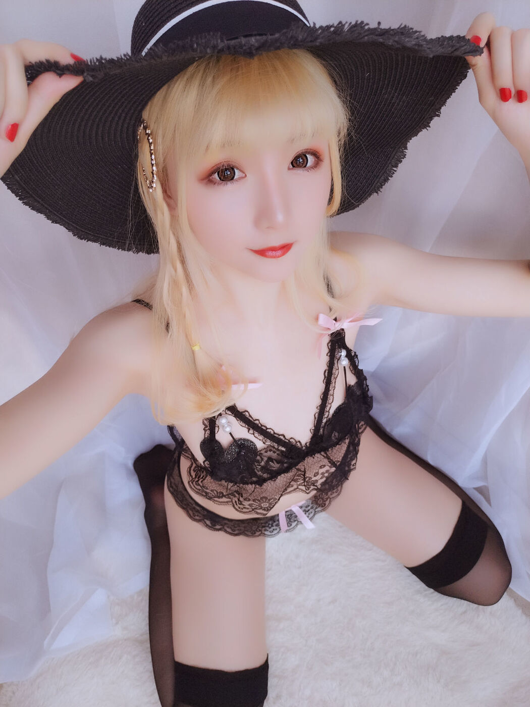 Mrs. COSER, Stars Are Late "Happy Holiday Package" [Welfare COSPLAY]
