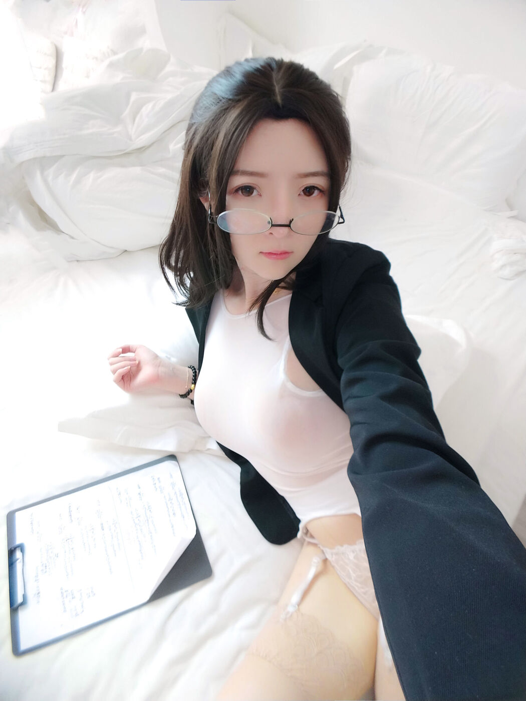 [网红Coser] Yi Xiaoyangze "Teaching Teacher"