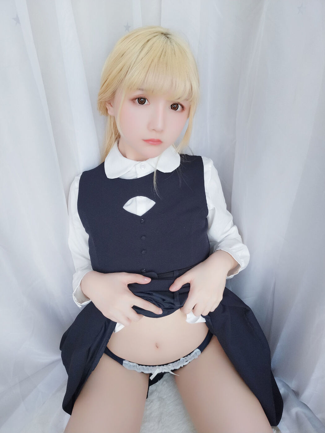 Mrs. COSER, Stars Are Late "Happy Holiday Package" [Welfare COSPLAY]