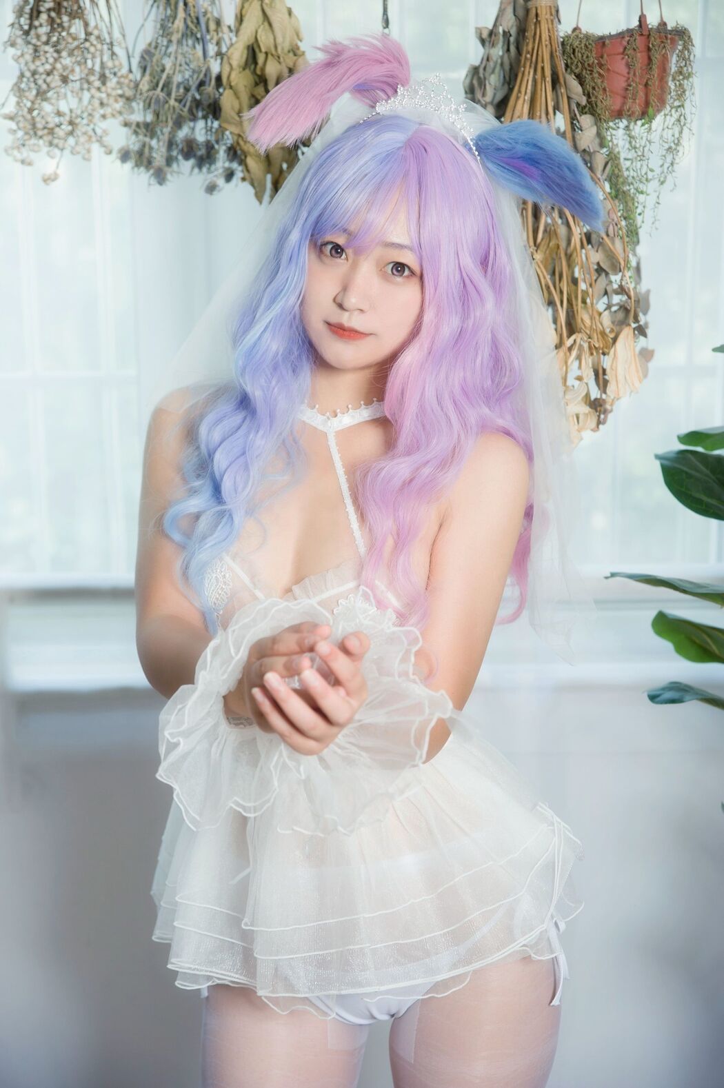 Beautiful Coser Big Bowl Noodles "Wedding Rabbit White Silk Wedding Dress"