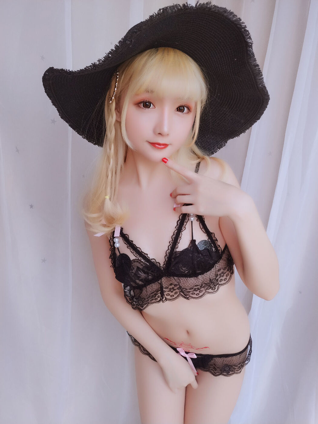Mrs. COSER, Stars Are Late "Happy Holiday Package" [Welfare COSPLAY]