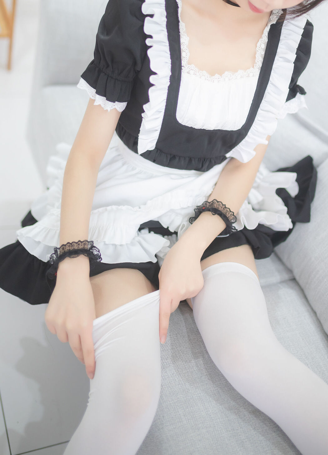 Miss Coser Xueqi "The Maid of White Silk"