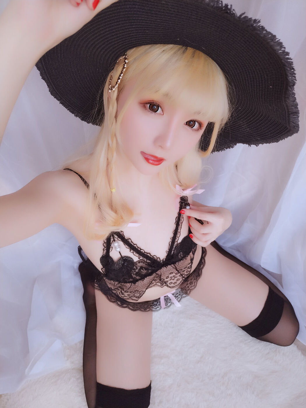 Mrs. COSER, Stars Are Late "Happy Holiday Package" [Welfare COSPLAY]