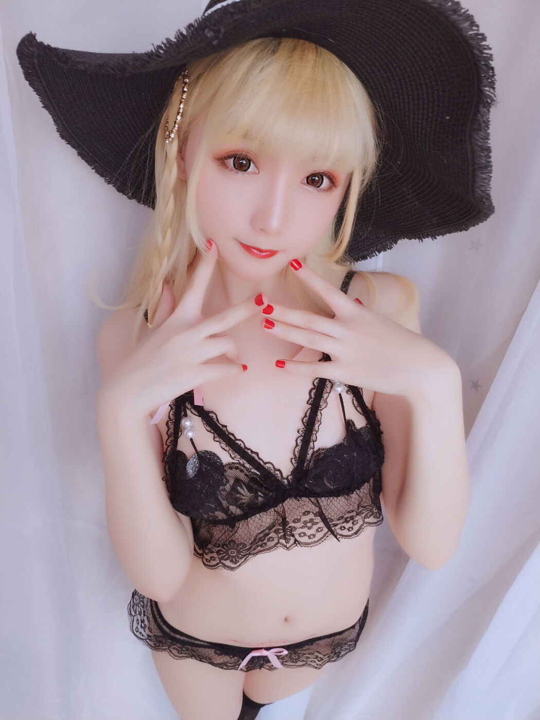 Mrs. COSER, Stars Are Late "Happy Holiday Package" [Welfare COSPLAY]