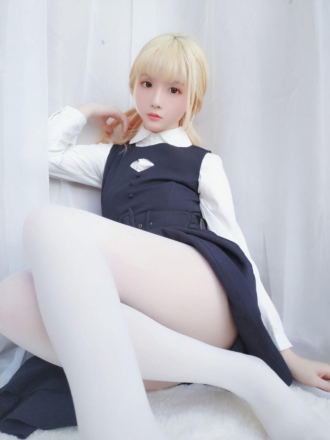 Mrs. COSER, Stars Are Late "Happy Holiday Package" [Welfare COSPLAY]