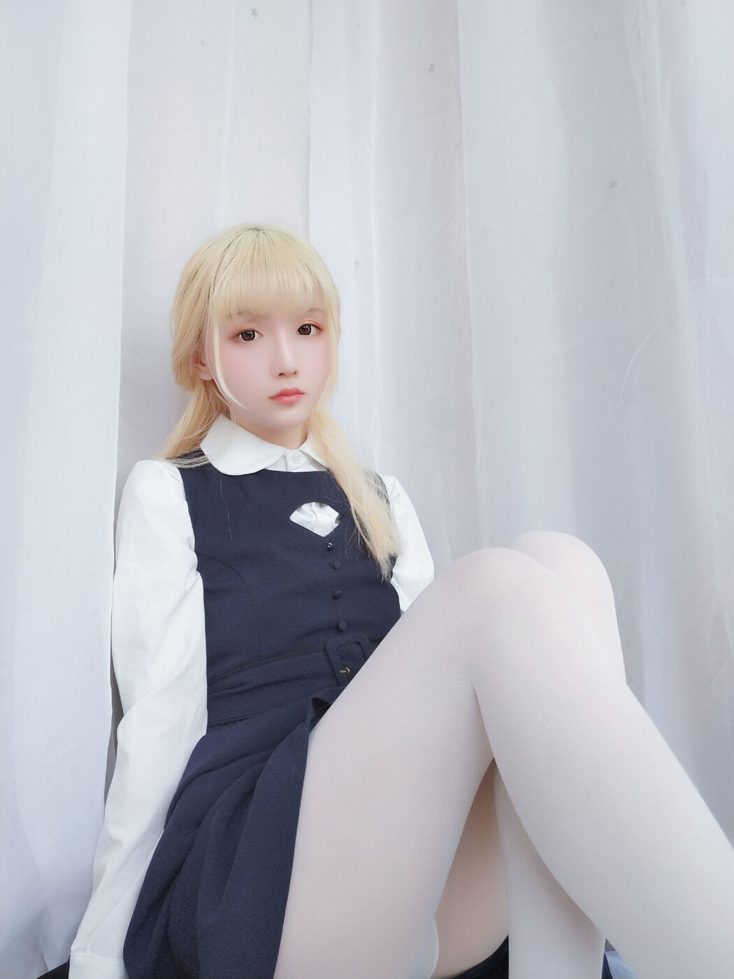 Mrs. COSER, Stars Are Late "Happy Holiday Package" [Welfare COSPLAY]