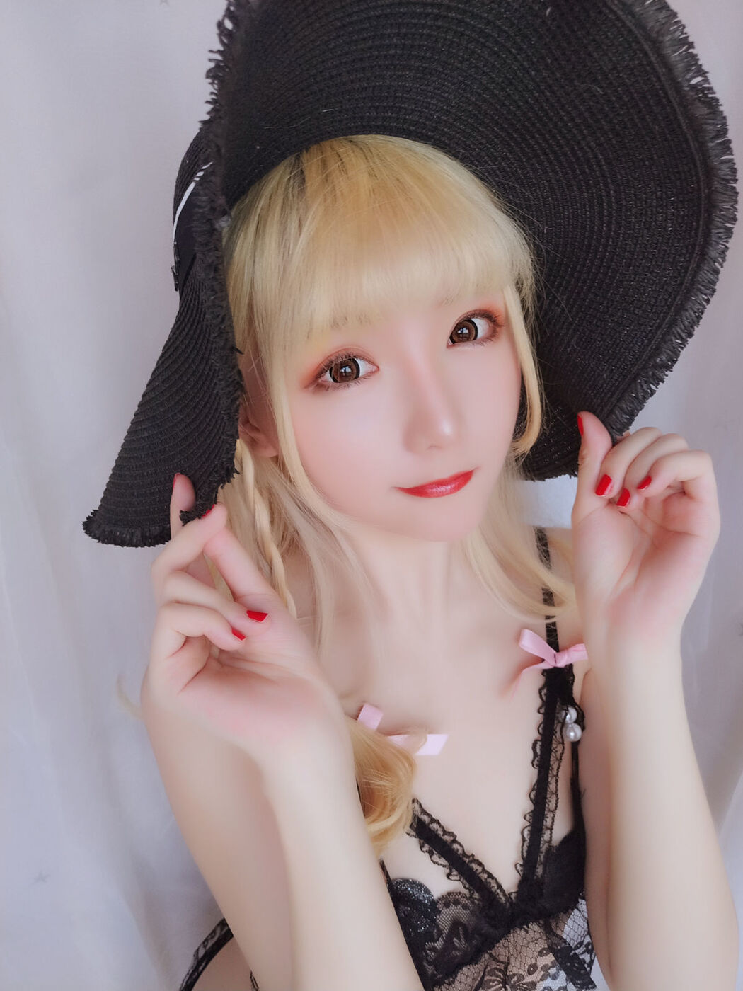 Mrs. COSER, Stars Are Late "Happy Holiday Package" [Welfare COSPLAY]