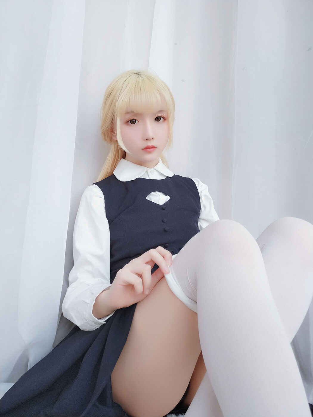 Mrs. COSER, Stars Are Late "Happy Holiday Package" [Welfare COSPLAY]