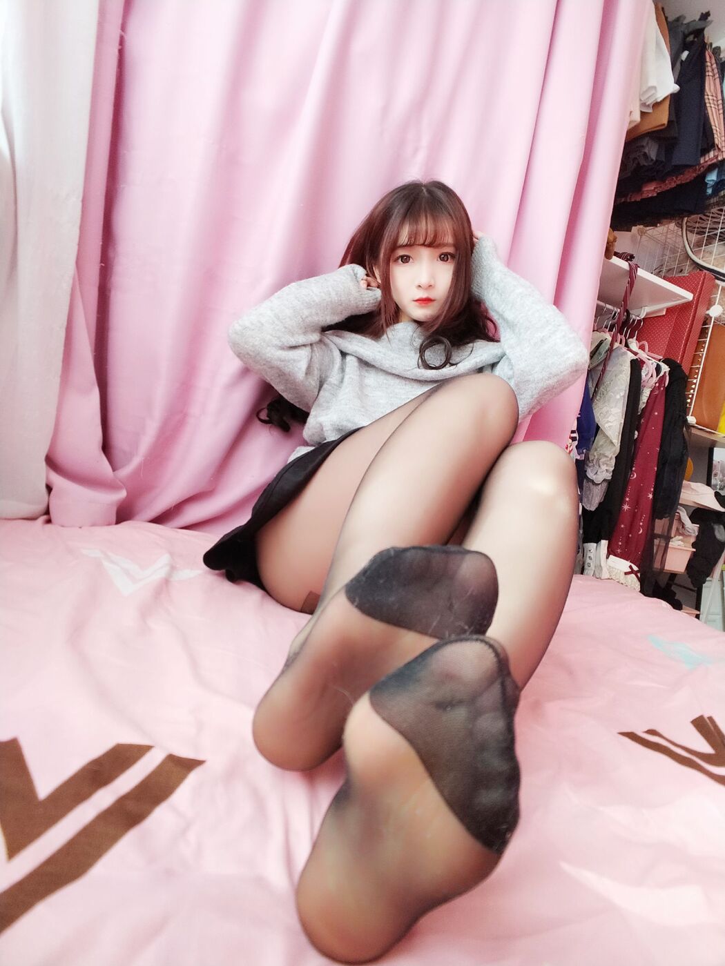 [网红Coser] Furukawa kagura "Romantic Temptation Black Silk Stockings"