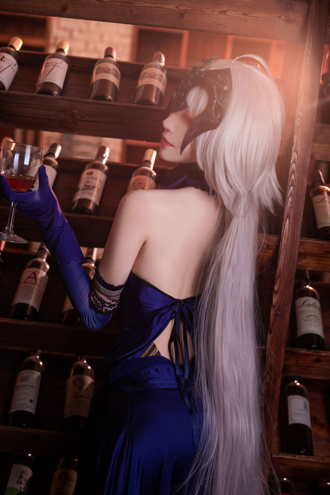 Long-legged Coser Qingqingzi Js "Black Zhen, Supper of the Holy Eve"