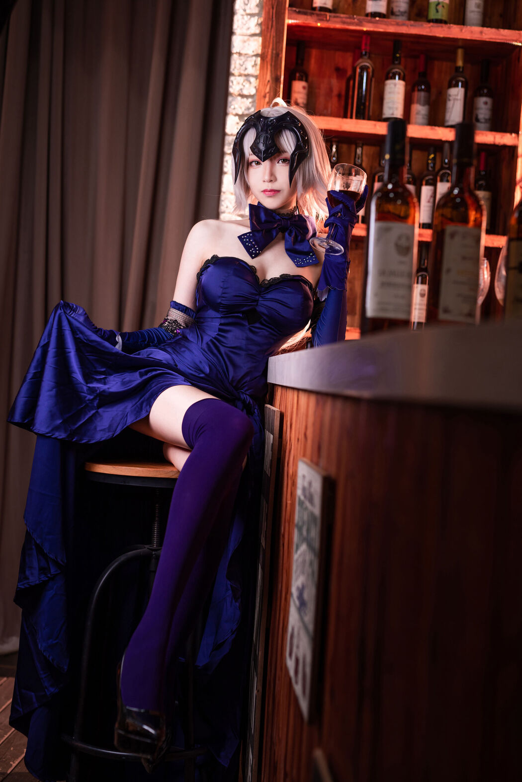 Long-legged Coser Qingqingzi Js "Black Zhen, Supper of the Holy Eve"