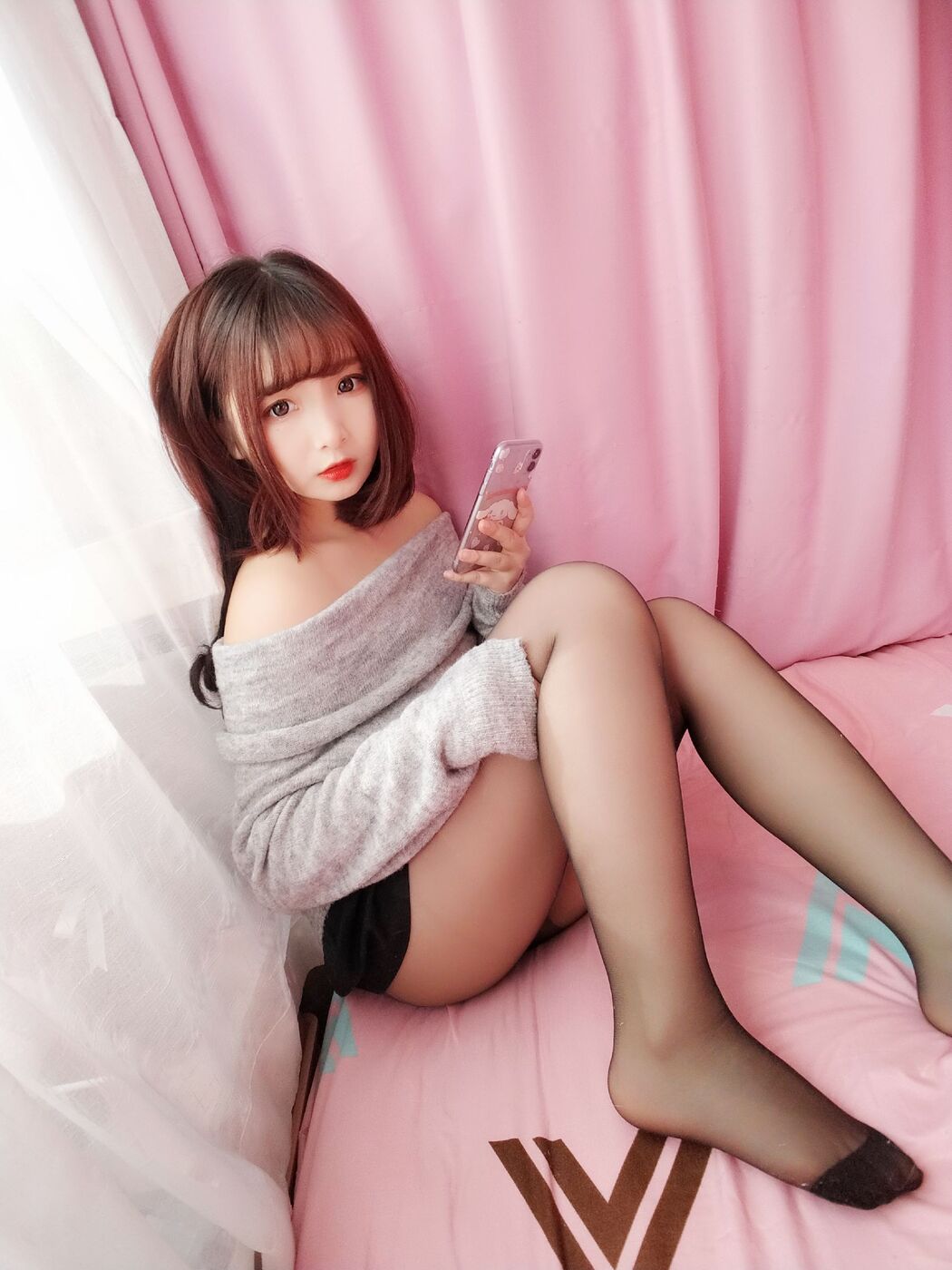 [网红Coser] Furukawa kagura "Romantic Temptation Black Silk Stockings"