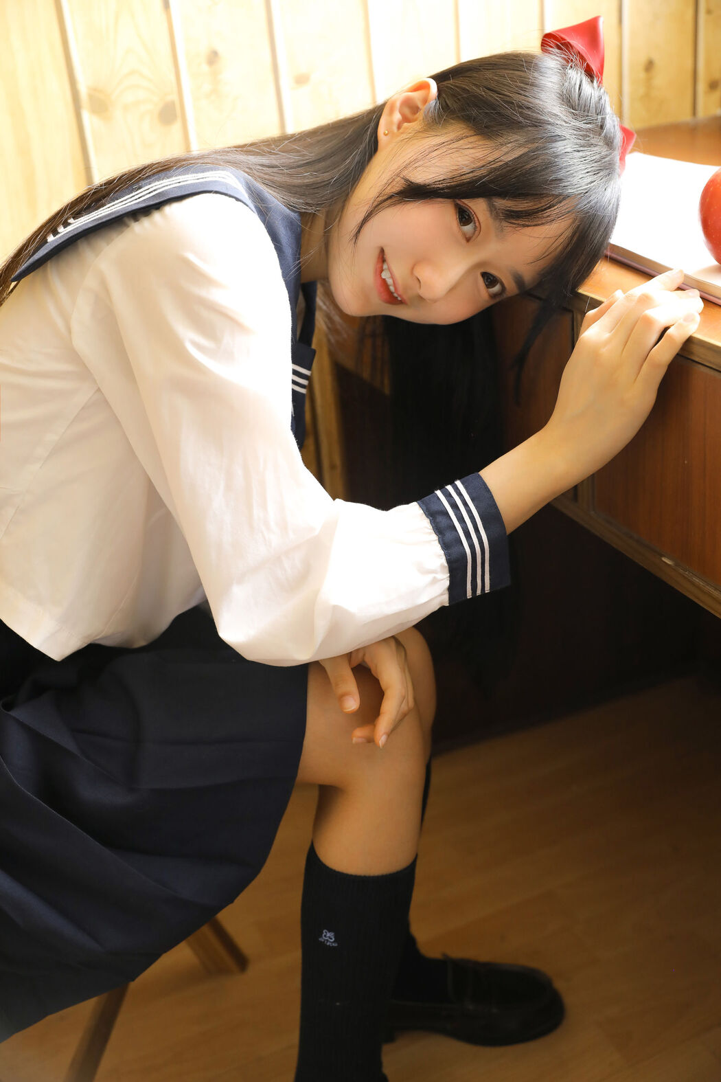 Mumianmian OwO "Mianmian with JK Sailor Suit" [COSER Beauty]