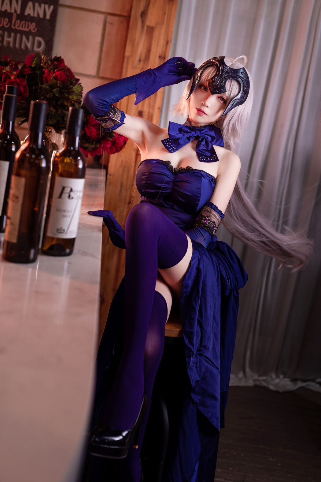 Long-legged Coser Qingqingzi Js "Black Zhen, Supper of the Holy Eve" Cover Photo