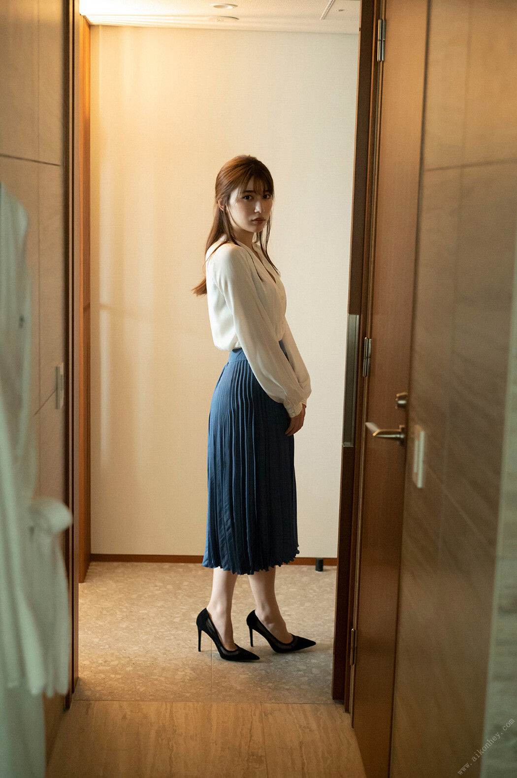 Risa Yukihira 雪平莉左, FLASHデジタル写真集 [昼下がりのホテルで] Set.01