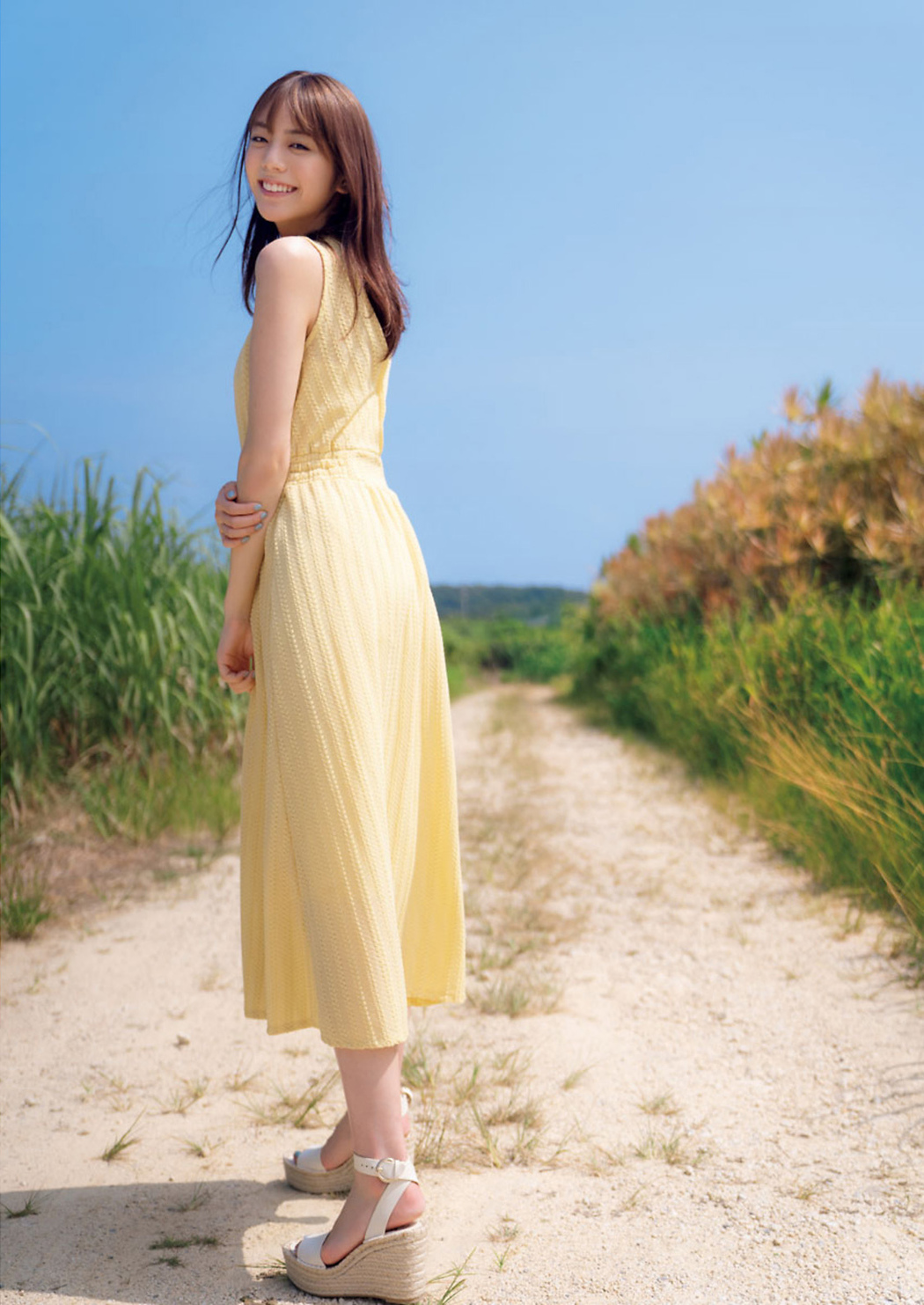 Asuka Kijima 貴島明日香, Big Comic Spirits 2021 No.05-06 (ビッグコミックスピリッツ 2021年05-06号)