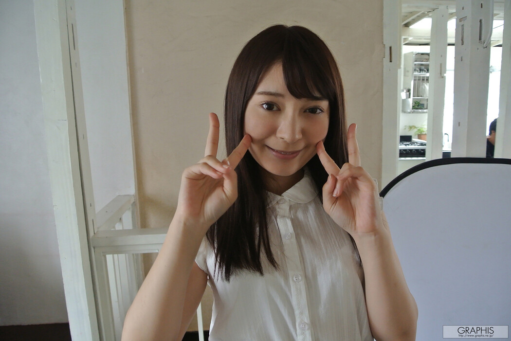 Rika Narumiya 成宮りか, [Graphis] Gals 「Refresh Girl」 Vol.01