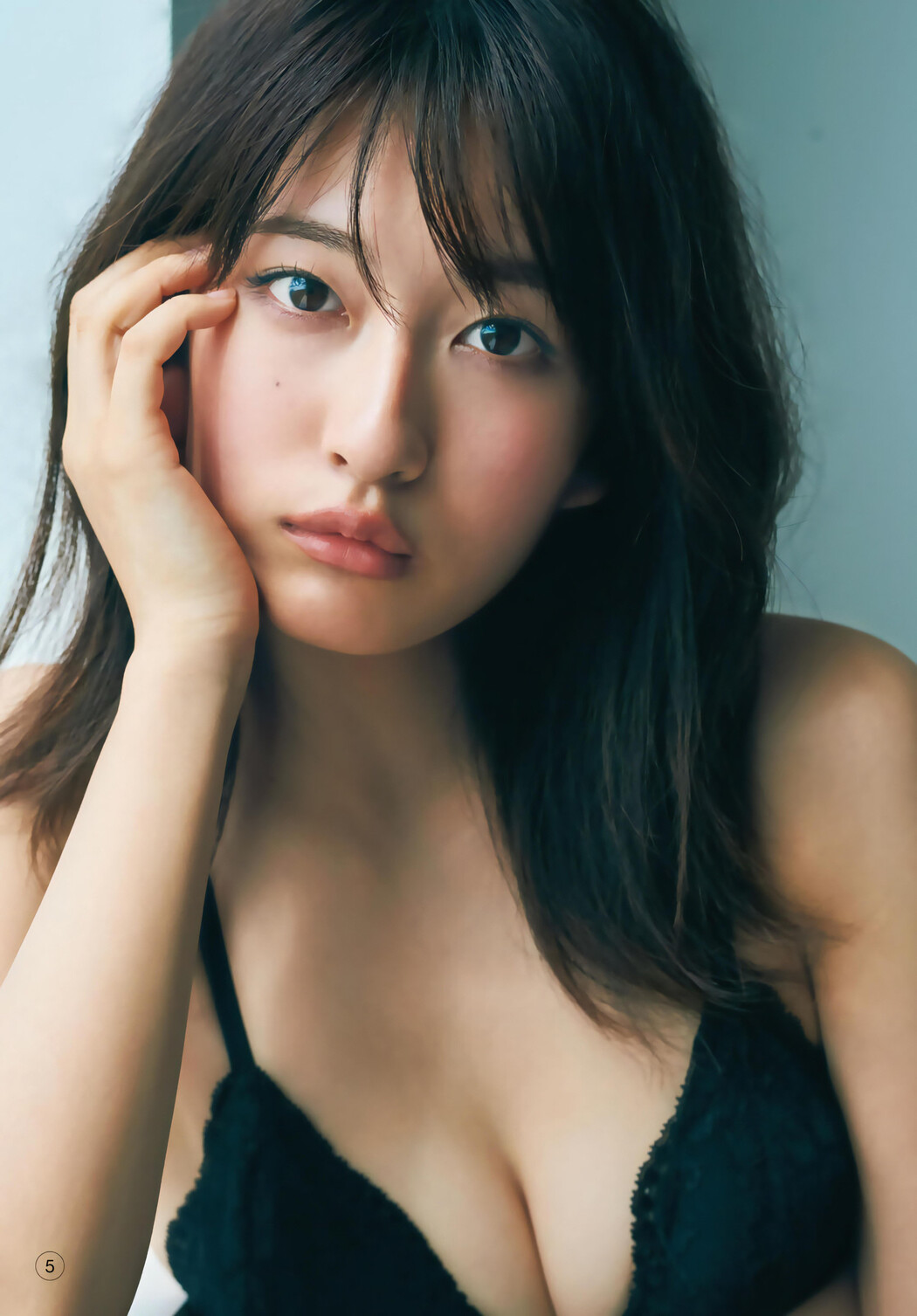 Rina Saito 斉藤里奈, Shonen Magazine 2024 No.01 (週刊少年マガジン 2024年1号)