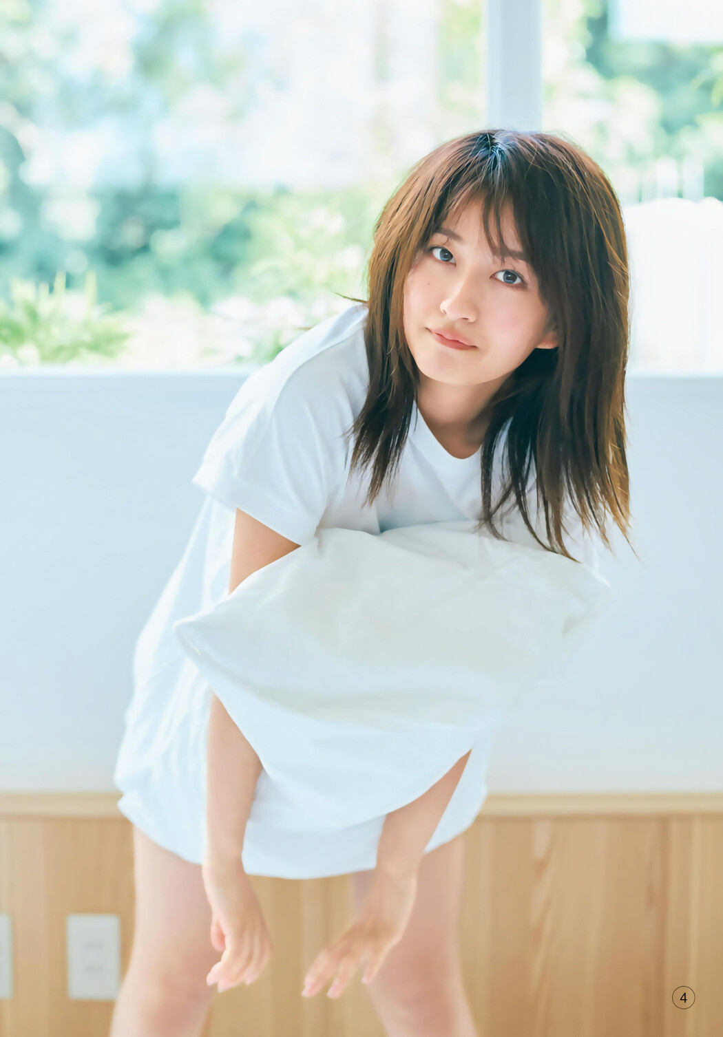 Rina Saito 斉藤里奈, Shonen Magazine 2024 No.01 (週刊少年マガジン 2024年1号)