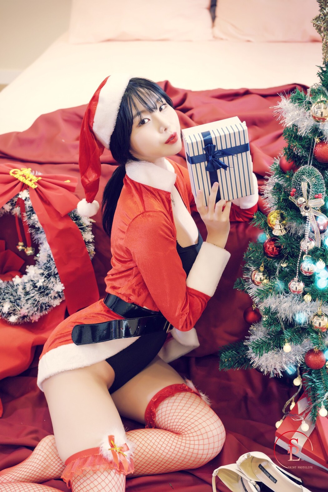 Yuna 유나, [SAINT Photolife] Merry Yuna&rsquo;s Xmas Set.01
