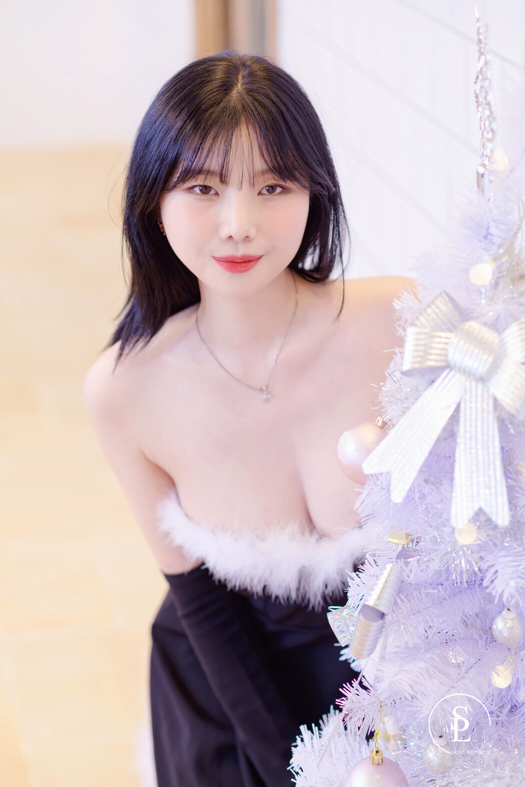 Yuna 유나, [SAINT Photolife] Merry Yuna&rsquo;s Xmas Set.02