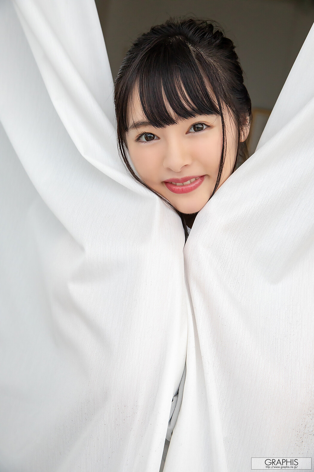 Yuna Ogura 小倉由菜, [Graphis] Gals 「Yunacent Cute」 Vol.01