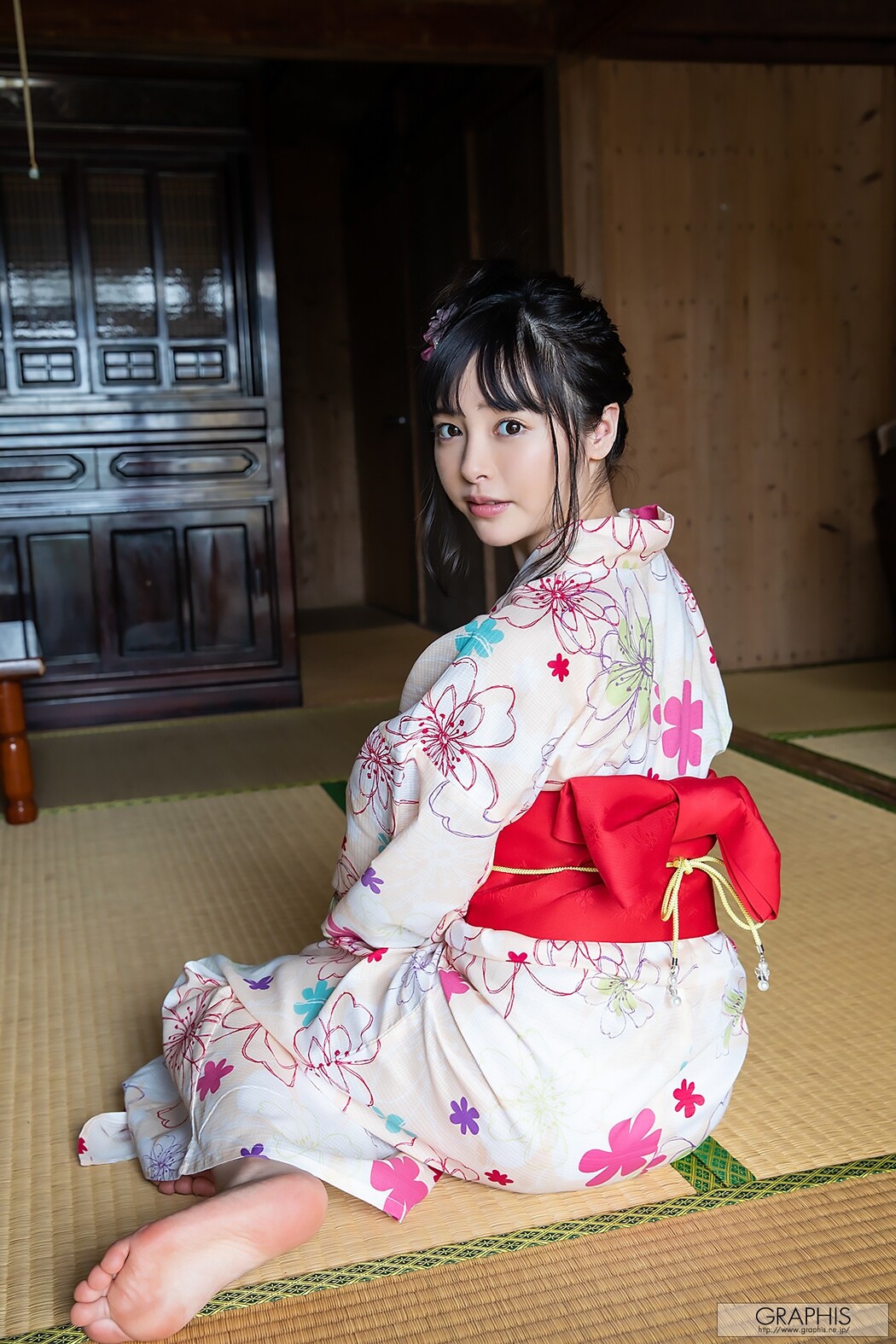 Yuna Ogura 小倉由菜, [Graphis] Gals 「Yunacent Cute」 Vol.04