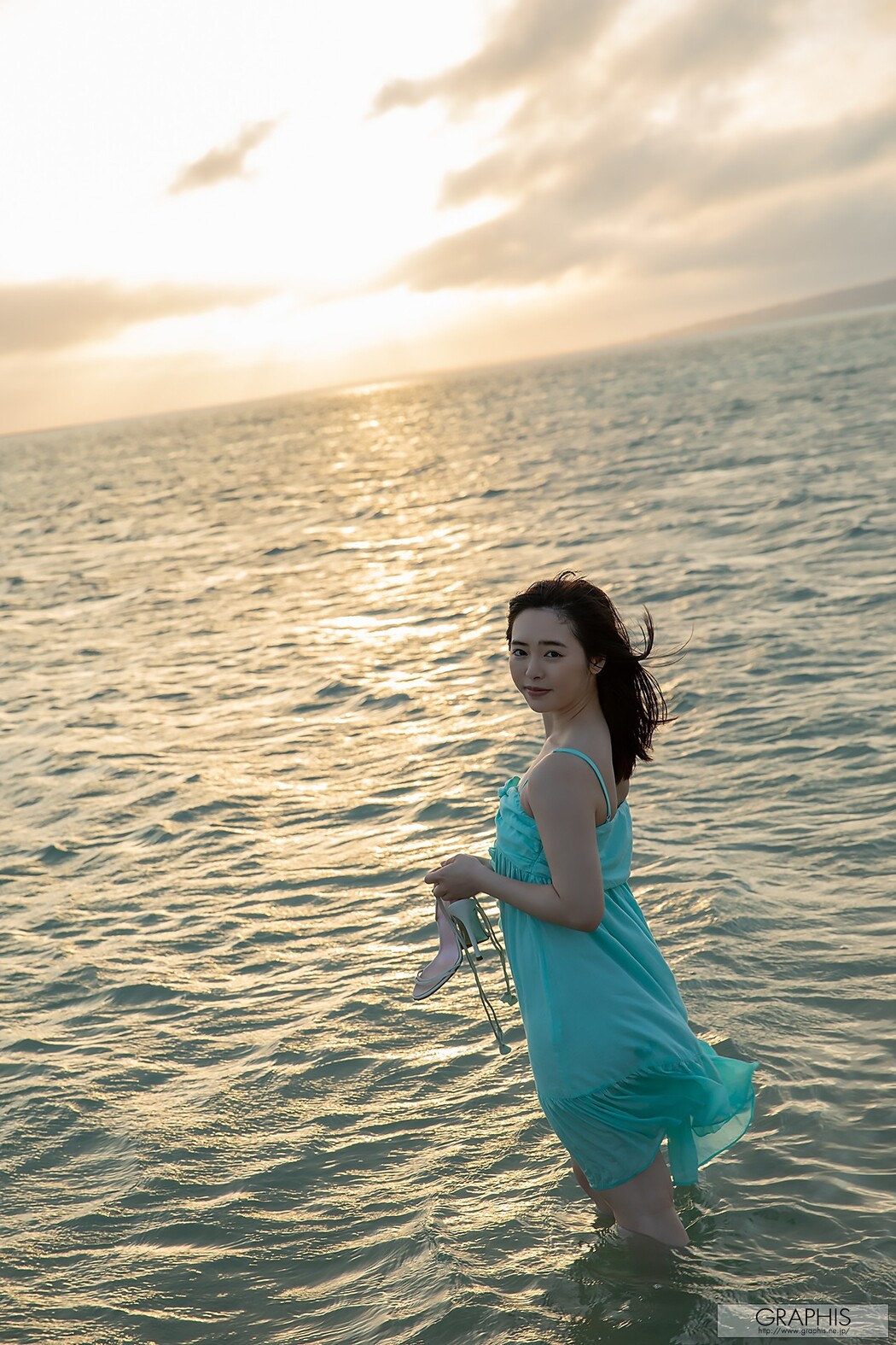 Yuna Ogura 小倉由菜, [Graphis] Gals 「Yunacent Cute」 Vol.05