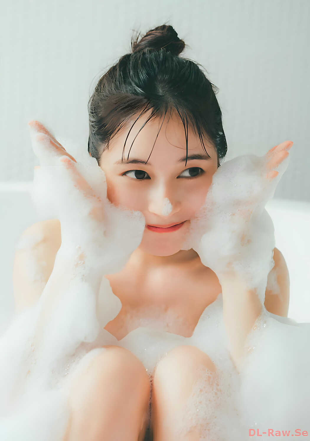 Sakurako Okubo 大久保桜子, Dokodemo Young Champion 2024 No.01 (どこでもヤングチャンピオン 2024年1号)