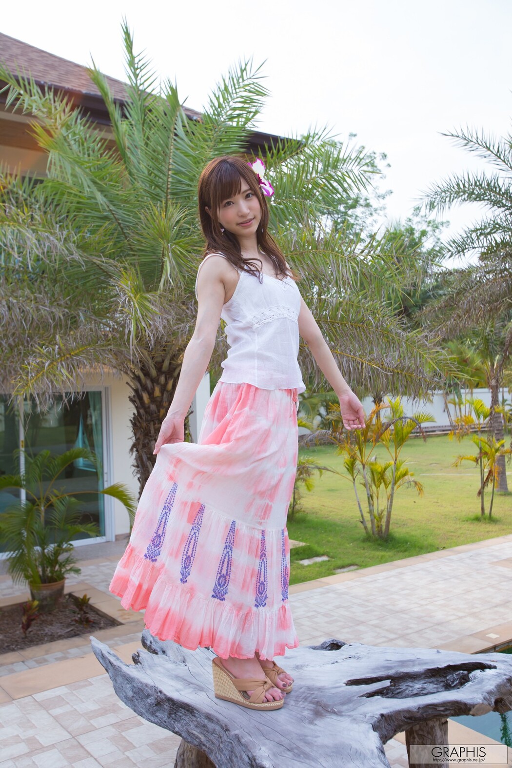 Moe Amatsuka 天使もえ, [Graphis] Gals 「Tropiacl Summer!」 Vol.03