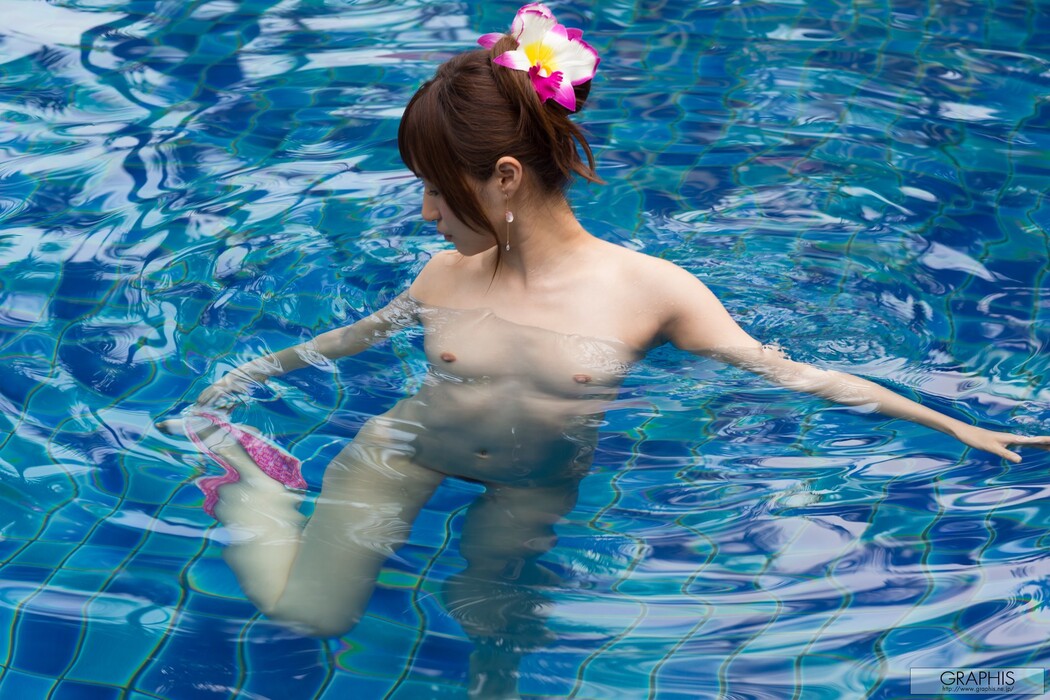 Moe Amatsuka 天使もえ, [Graphis] Gals 「Tropiacl Summer!」 Vol.04