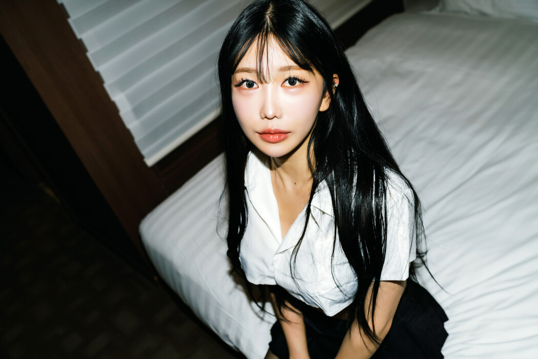 Yunjin 챌이, [Moon Night Snap] Skin Inside Stockings Cover Photo