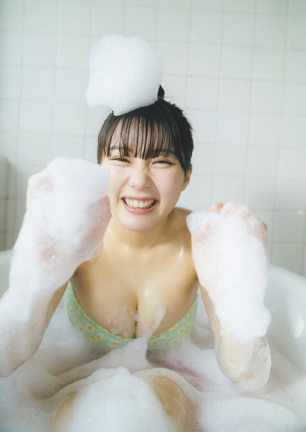 Miku Tanaka 田中美久, Weekly Playboy 2024 No.06 (週刊プレイボーイ 2024年6号)