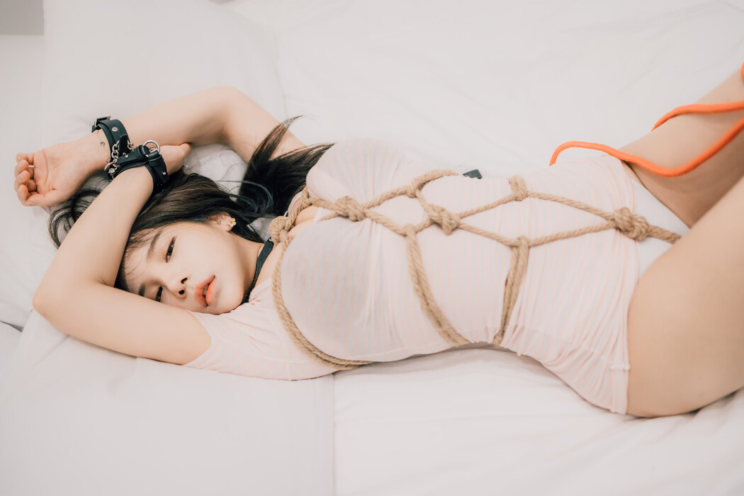 Zzyuri 쮸리, [SAINT Photolife] Rope Series Special Edition Set.01