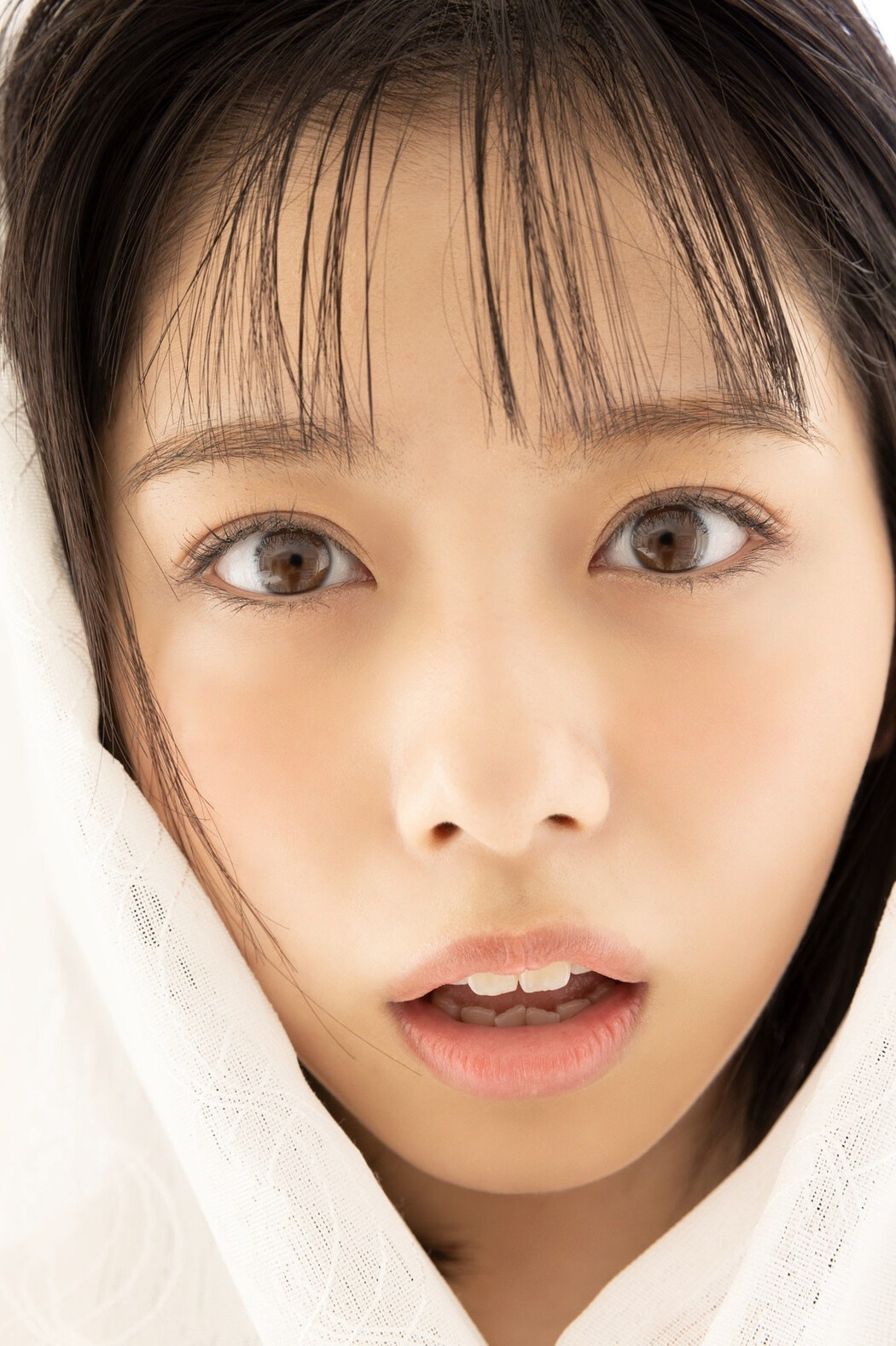 Komaki Mineshima 峰島こまき, SPA!デジタル写真集 「瞳に吸い込まれて」 Set.02